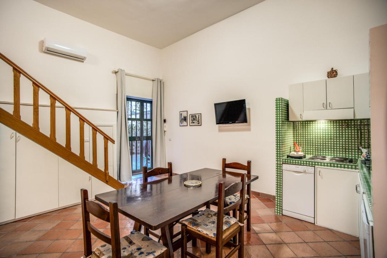 Le Case Di Andrea - Nel Cuore Di Trastevere 罗马 外观 照片