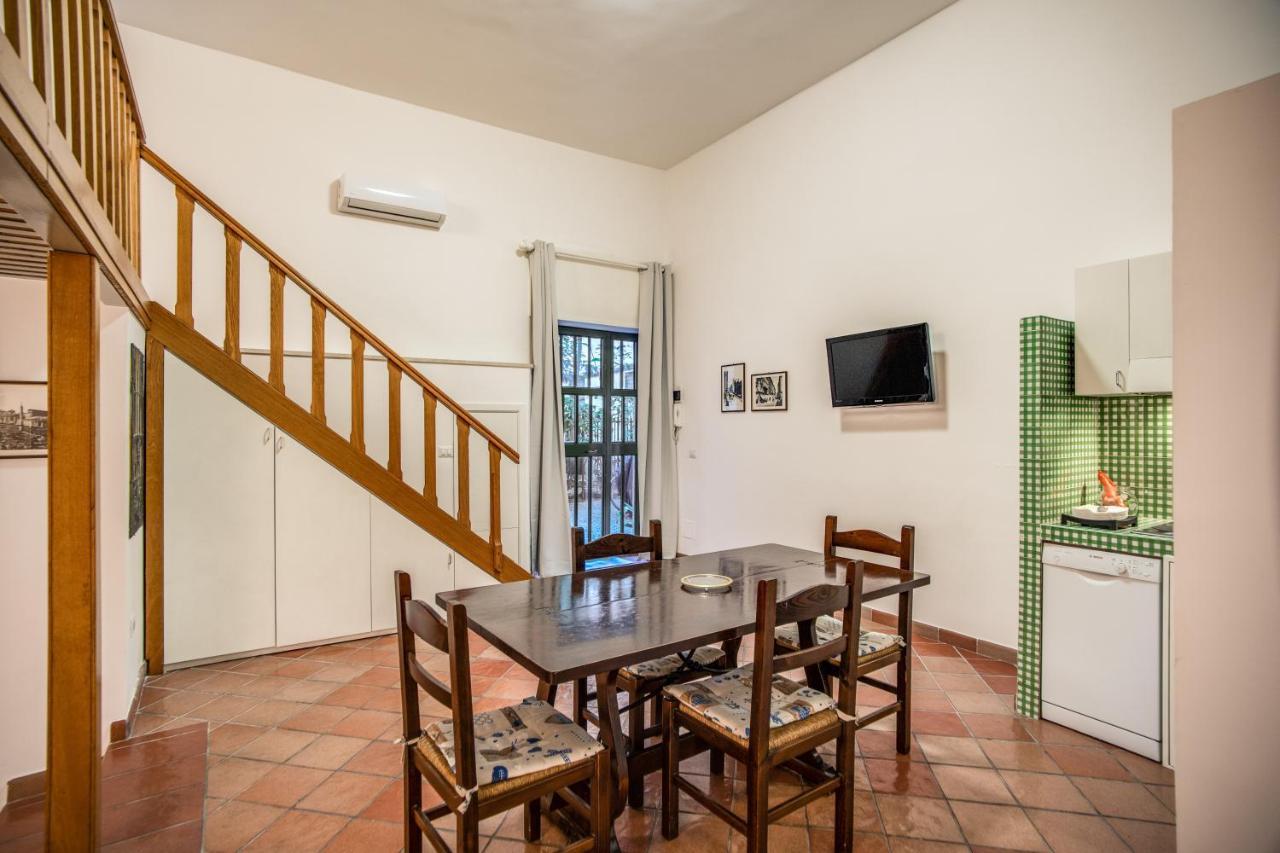 Le Case Di Andrea - Nel Cuore Di Trastevere 罗马 外观 照片